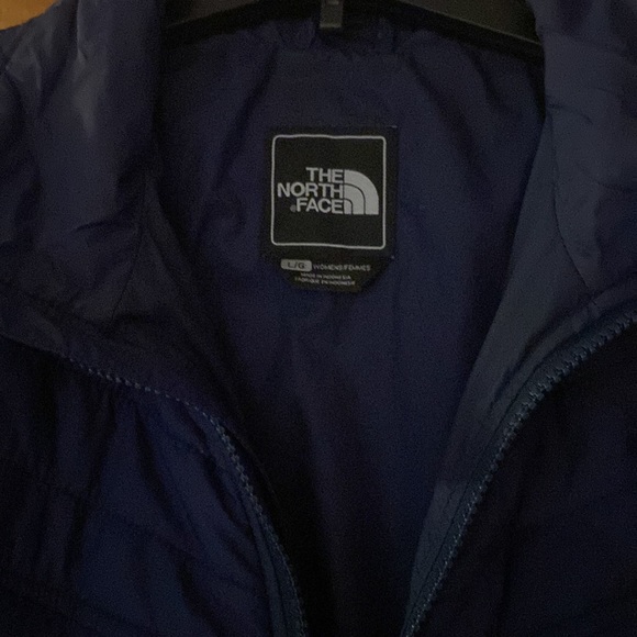 Women’s North Face ski/snowboard jacket. Bright blue /Navy blue. Size L - Picture 7 of 9